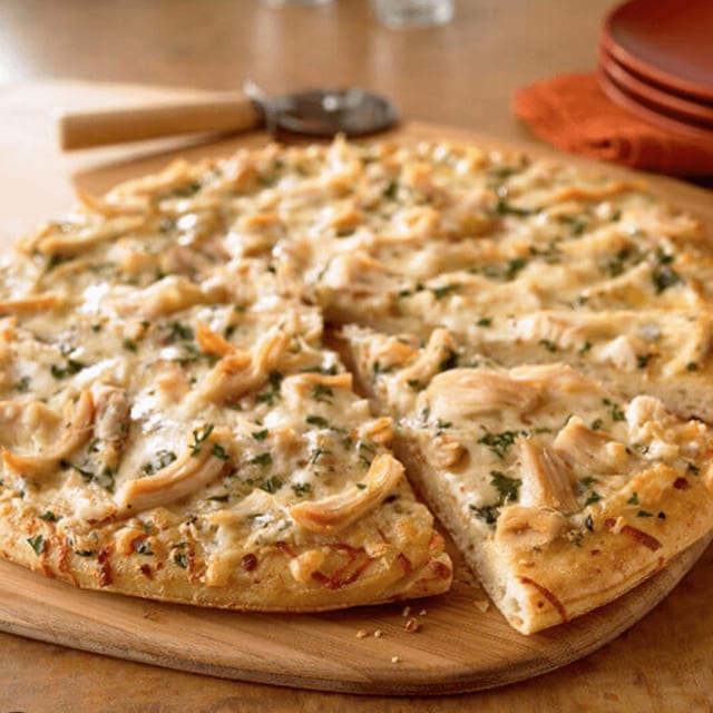 Extra Large Garlic Chicken Pizza.